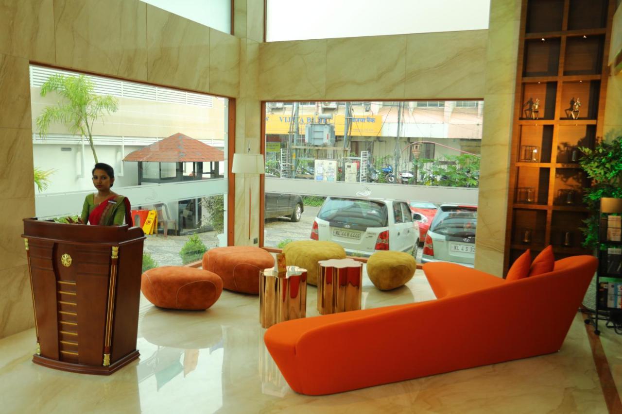 Coral Isle Hotel Kochi Exterior foto